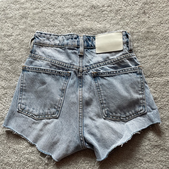 Zara denim shorts - Picture 2 of 3